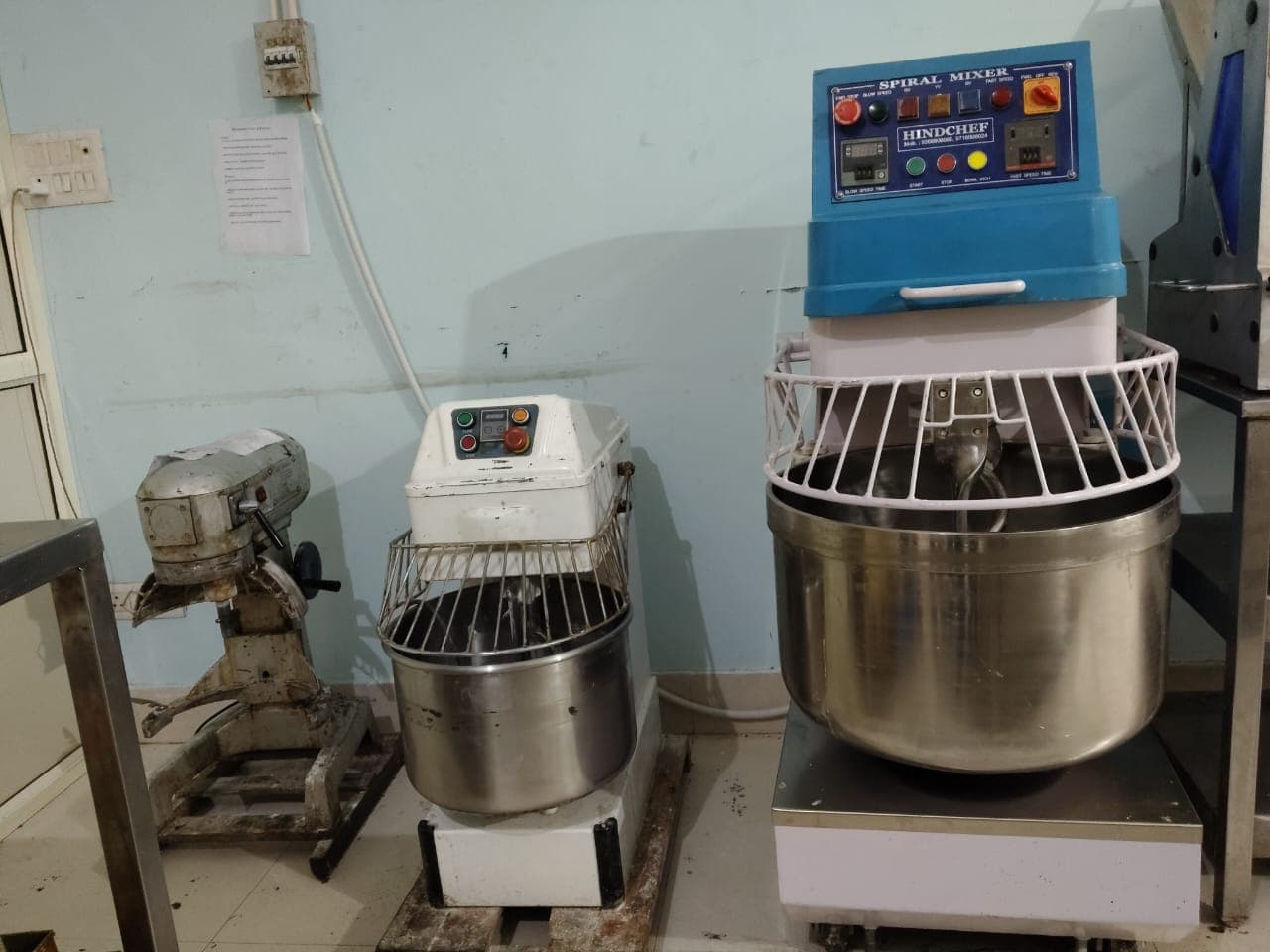 Bread slicing and wrapping machine