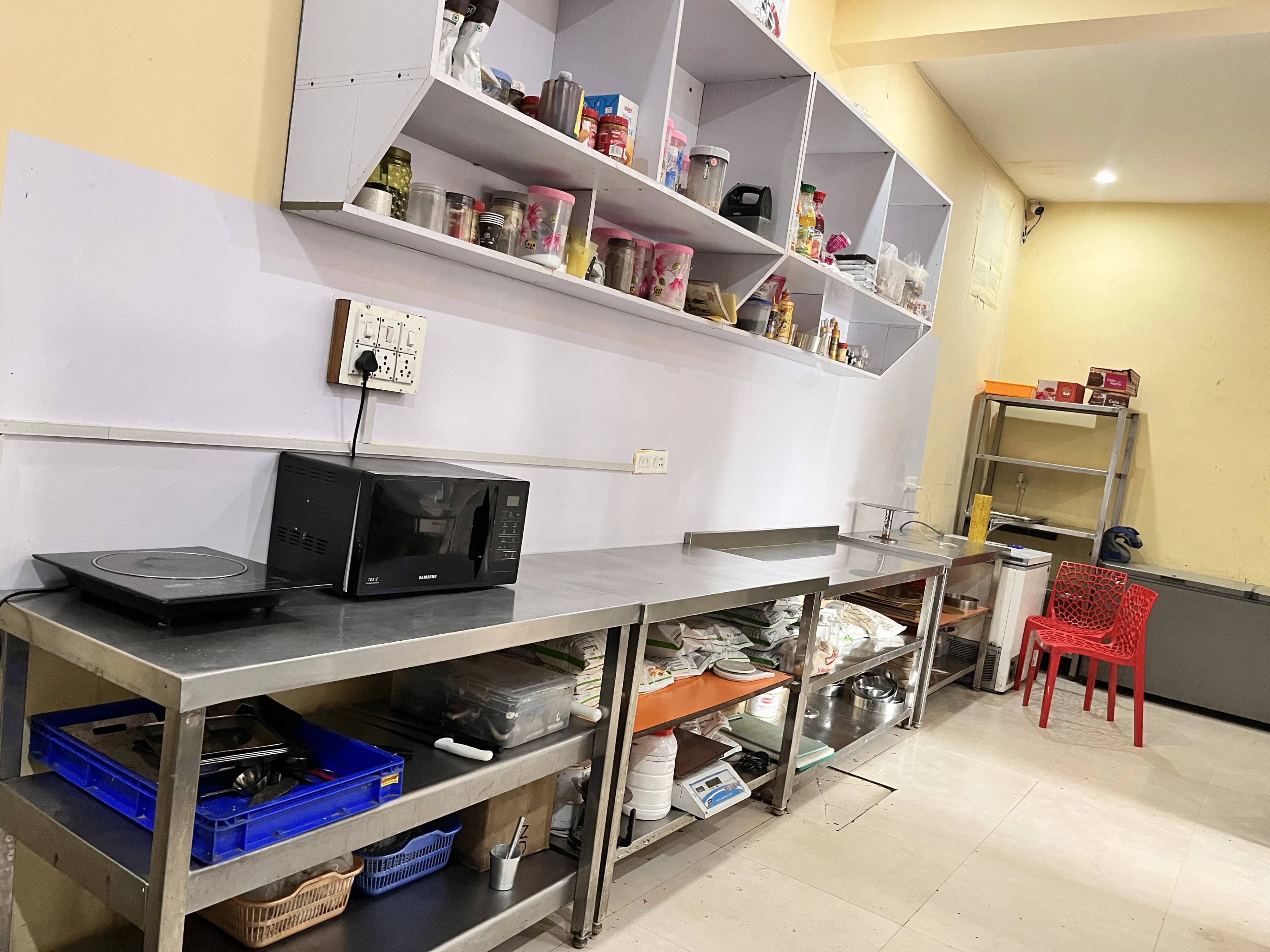 Industrial baking ovens